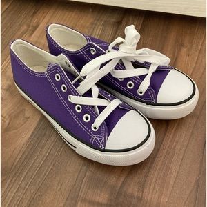 Purple low top sneakers women size 5